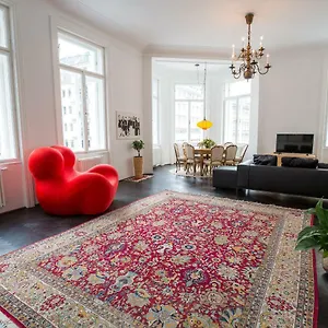 https://grand-soho-apartment.vienna-besthotels.com